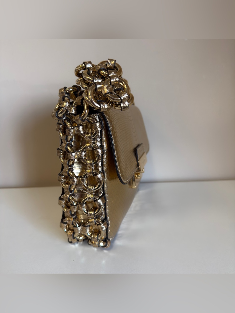Michael Kors PIPER LG SHLDR FLAP EMBOSSED LEATHER - Picture 4 of 15